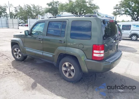 2008 Jeep Liberty Sport z USA, uszkodzony, nr VIN 1J8GP28K88W103616